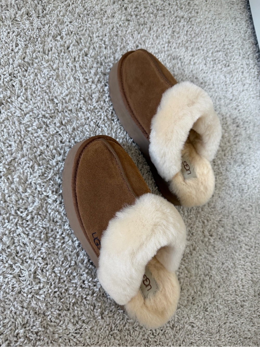 UGG Chestnut Suede Sheepskin Clog Slippers with Cream Collar - Picture 2 of 3